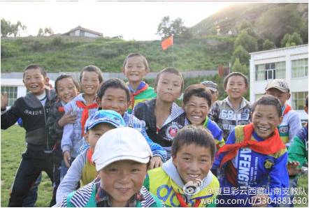 7��14�������⵽�����·�����ٹ���֮��6�������(f��)����W(xu��)����֧�υf(xi��)��(hu��)��֧���(du��)�K�ڵ��_(d��)��(sh��)�`������ɽ�ϼӲ�h�����l(xi��ng)����С�W(xu��)��֧�̹�������չ�_���D��ȴ����r(sh��)��С�W(xu��)��������ӭ���(du��)�T���ĵ���(l��i)��