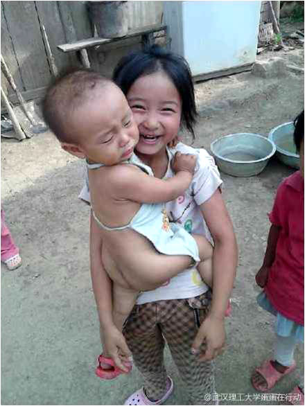 7��17�������������Єӡ��F���η�ꠌ�֧�̵ĺ��ӂ��M���˼��L�����o���ӂ���ȥ�˺��ε�������һ��꠆T�f�����F(xi��n)�ڽK���˽⺢�ӂ�?y��u)�ʲô���t����߀�О�ʲô���С�С���֡���С�������@���ɽ·��ĺ��y�����еĺ����όWǰ߀���Ƚoţ��ݡ������D�ϵ�СŮ���mȻ���g���󣬵���ܵ��ѽ�(j��ng)ʮ�֋�����