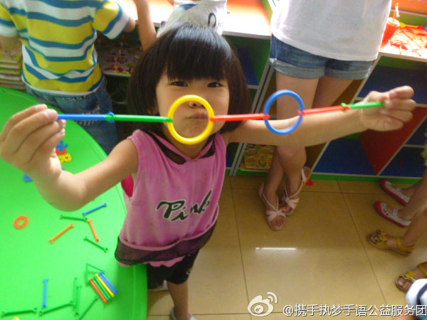 7��8����8��15�գ�ɽ�|������W(xu��)���y�ֈ�(zh��)�������Z�������(w��)�F��ɽ�|�Ͳ��e�k�˞���37��Ĺ������������������؅^(q��)���L�@����ͯ�ļ�ͥ���˽Ⲣӛ��@����ͯ����ͽ�����r���_չ�o�ϵK���Z��Ӗ(x��n)�����D��ɽ�|ʡ�Ͳ��а��`����(f��)���ĵĺ��ӂ�չʾ�����Ą�(chu��ng)���ֹ���