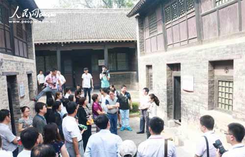 ���L�F(tu��n)�ɆT�ڰ�·܊һ���Ŏ�˾��fַ�J(r��n)�� ȡ�v������ꑼӽ� �z��