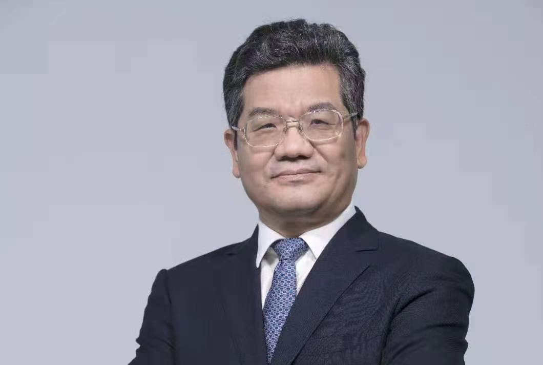 全國(guó)政協(xié)委員、中國(guó)稅務(wù)學(xué)會(huì)副會(huì)長(zhǎng) 張連起