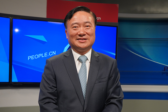 中國五礦集團(tuán)有限公司黨組書記、董事長翁祖亮做客人民網(wǎng)。實(shí)習(xí)生趙晉杰攝