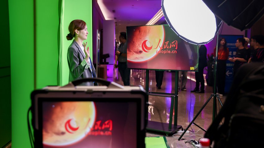 隨幻虛擬直播工作站體驗(yàn)區(qū)。主辦方供圖